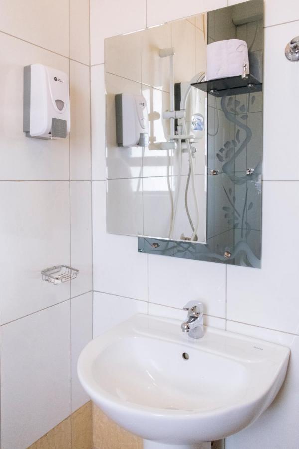 Kahondo Buffalo Hotel Kampala Makerere Zewnętrze zdjęcie