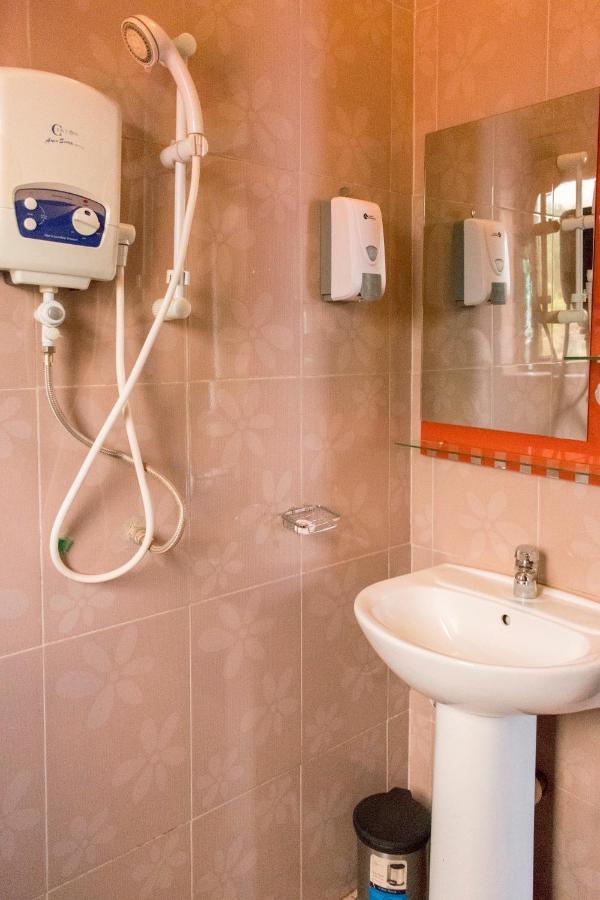 Kahondo Buffalo Hotel Kampala Makerere Zewnętrze zdjęcie